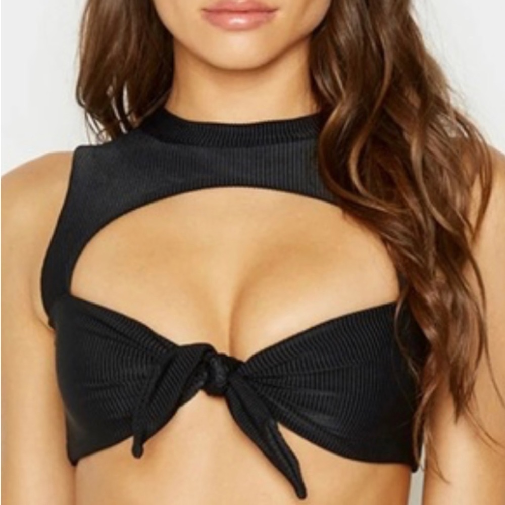Frankie’s NWT Ronnie black ribbed top